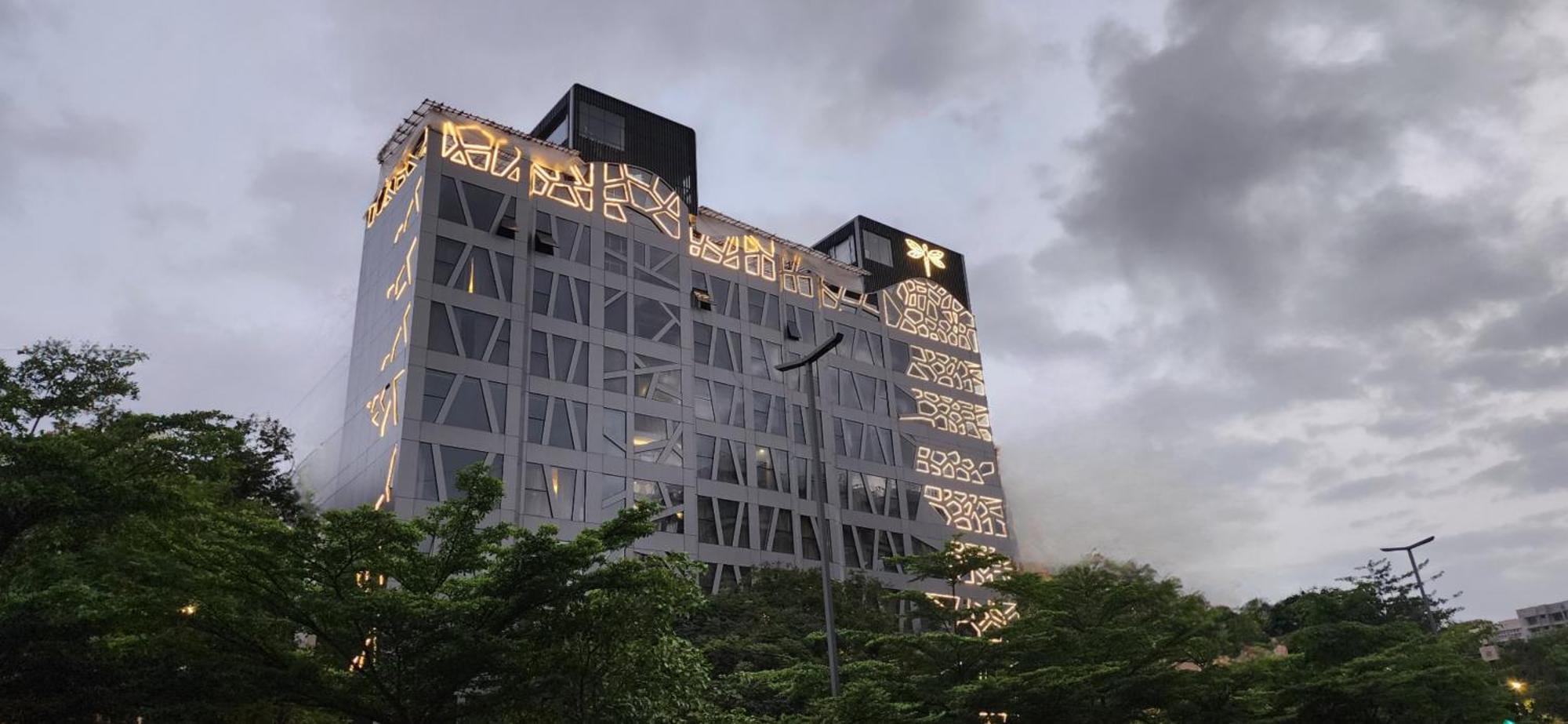 Dragonfly Hotel - The Art Hotel Mumbai Exterior photo