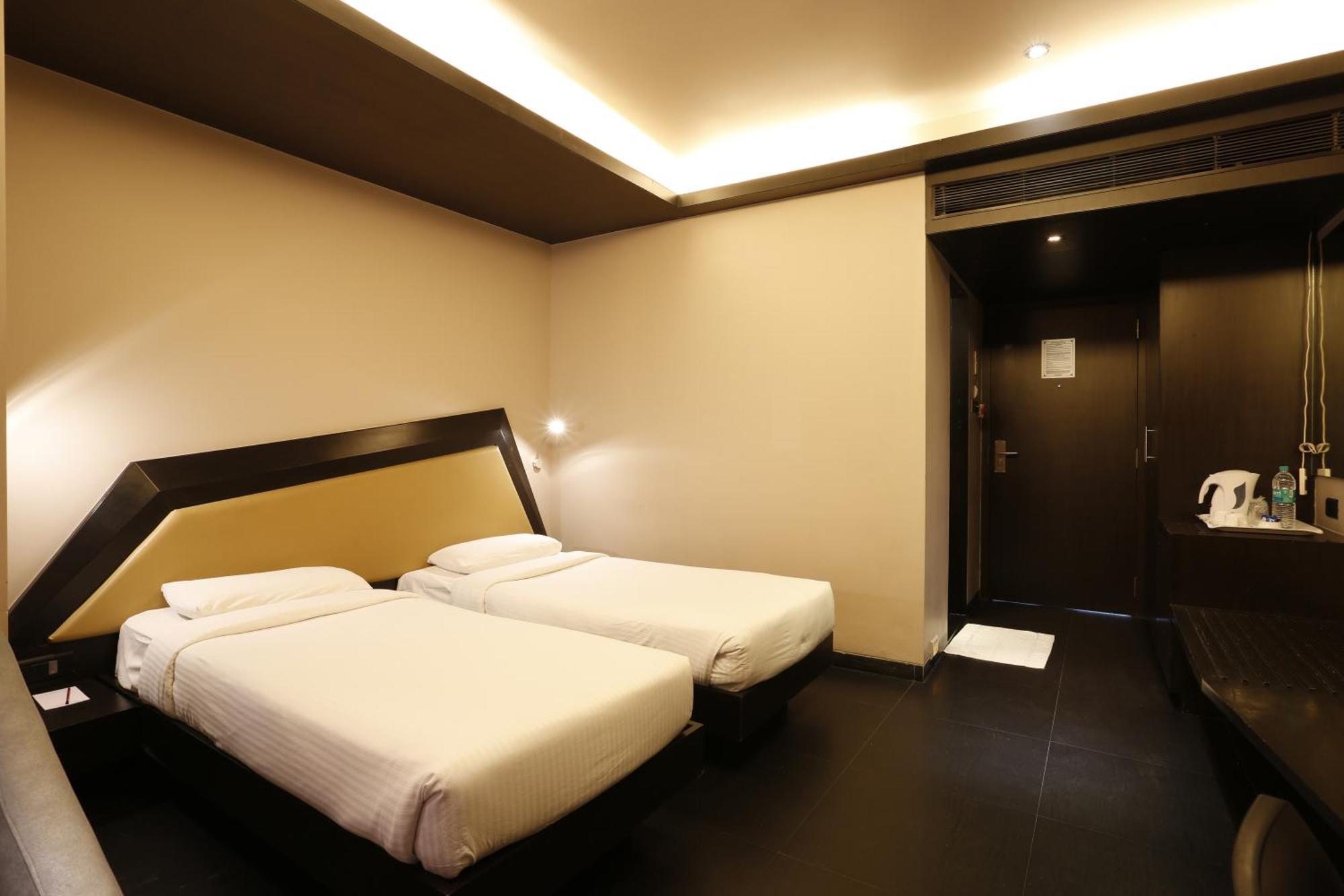 Dragonfly Hotel - The Art Hotel Mumbai Exterior photo