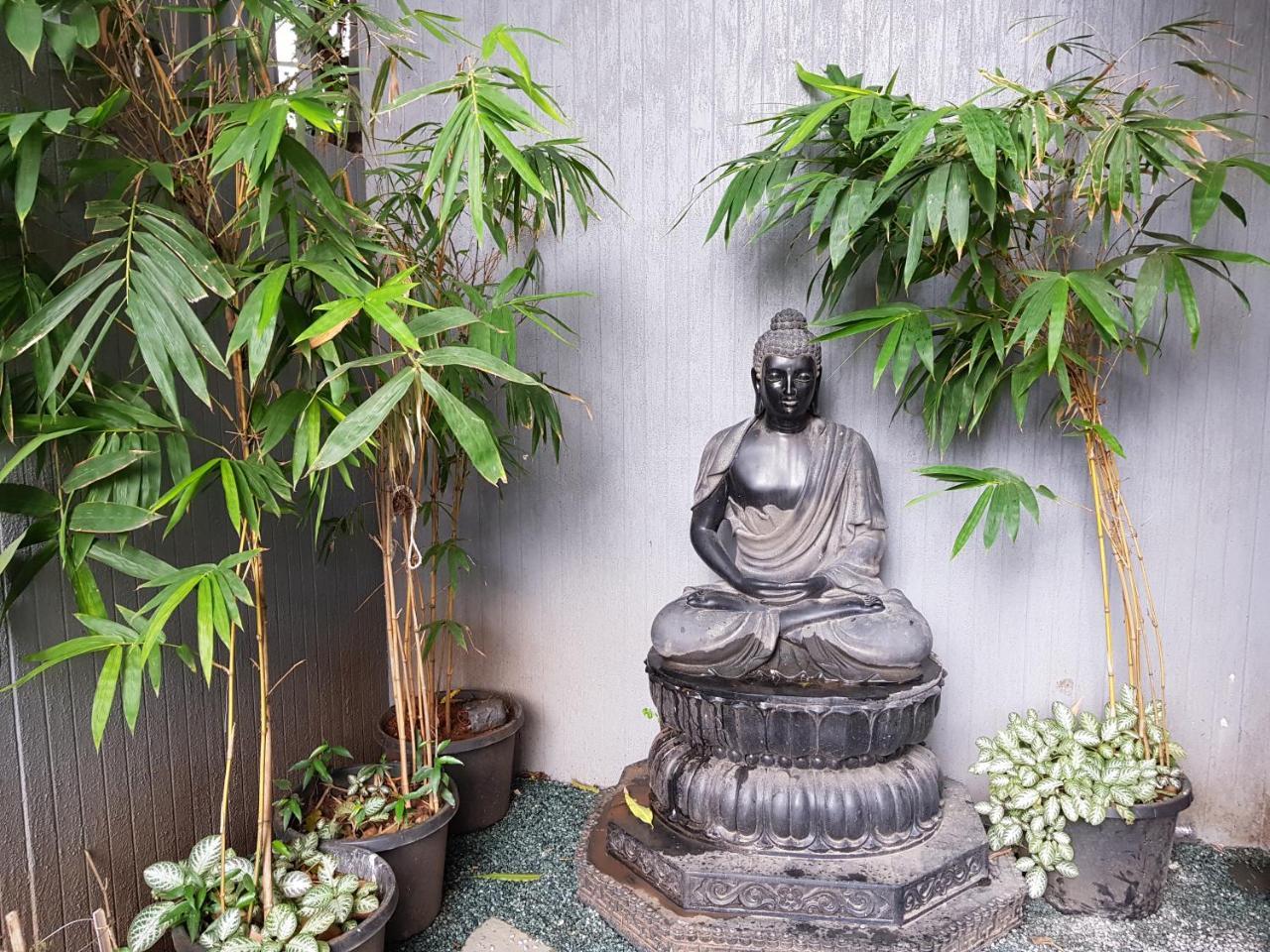Dragonfly Hotel - The Art Hotel Mumbai Exterior photo