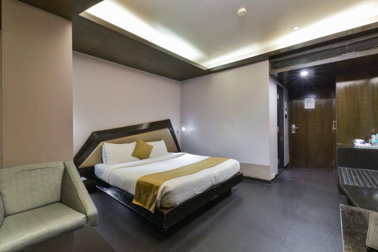 Dragonfly Hotel - The Art Hotel Mumbai Exterior photo
