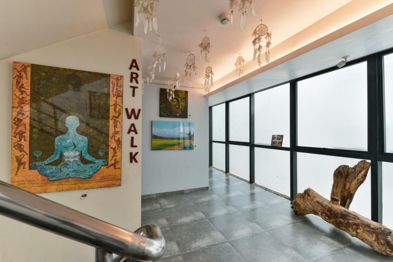 Dragonfly Hotel - The Art Hotel Mumbai Exterior photo