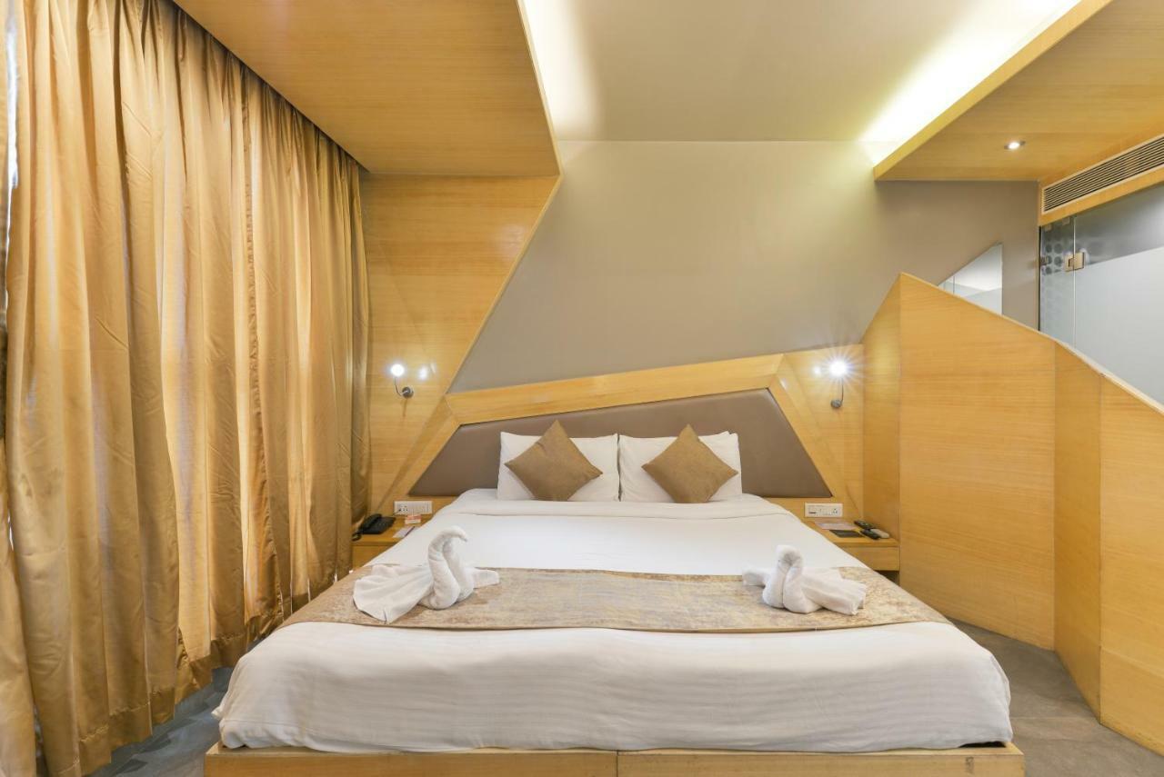 Dragonfly Hotel - The Art Hotel Mumbai Exterior photo