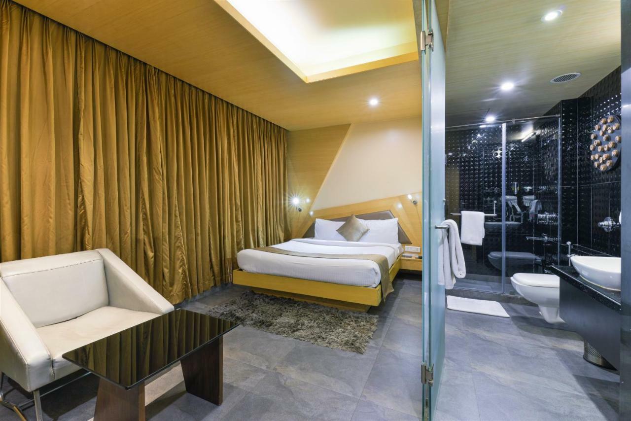 Dragonfly Hotel - The Art Hotel Mumbai Exterior photo