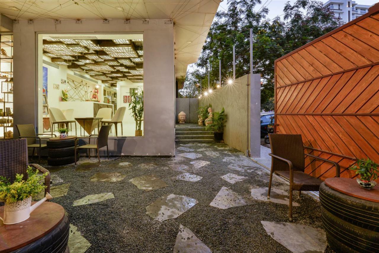 Dragonfly Hotel - The Art Hotel Mumbai Exterior photo