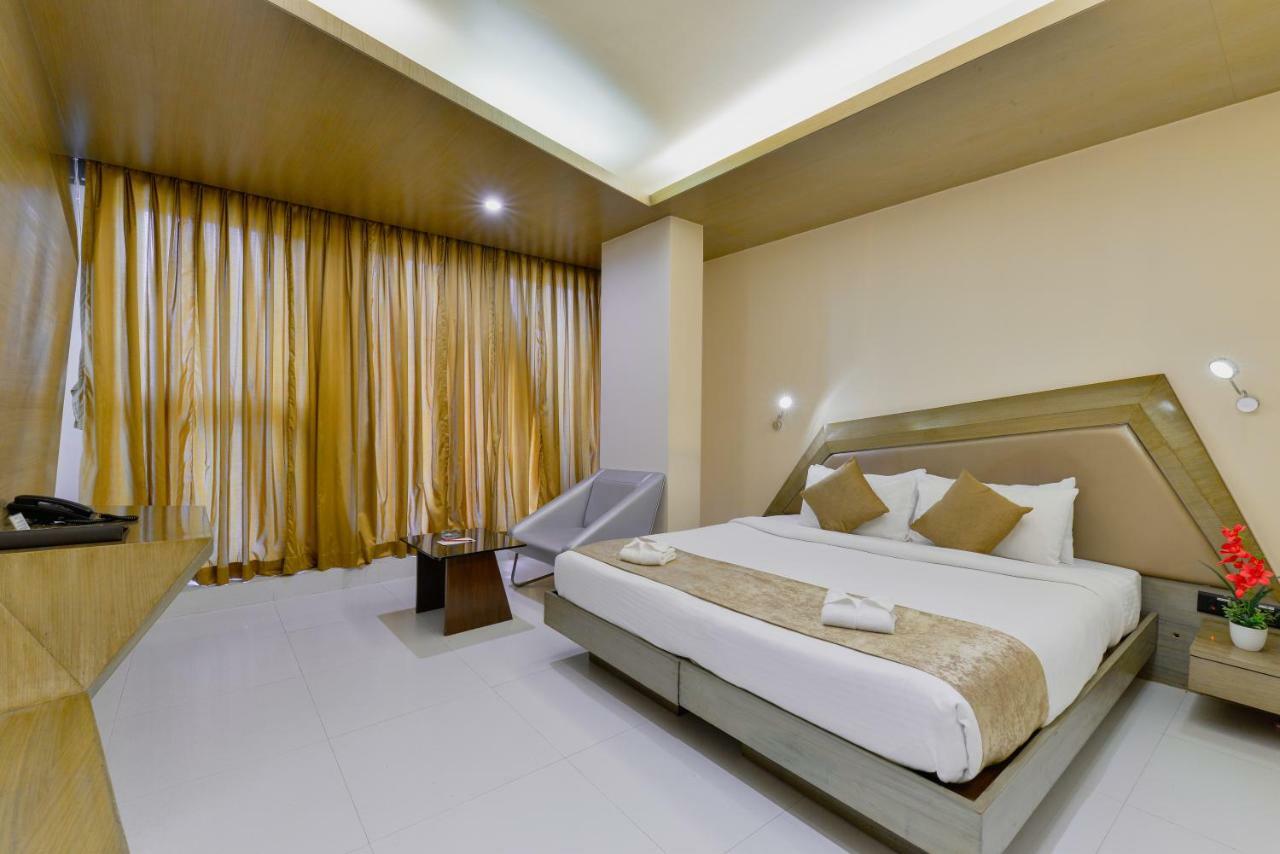 Dragonfly Hotel - The Art Hotel Mumbai Exterior photo